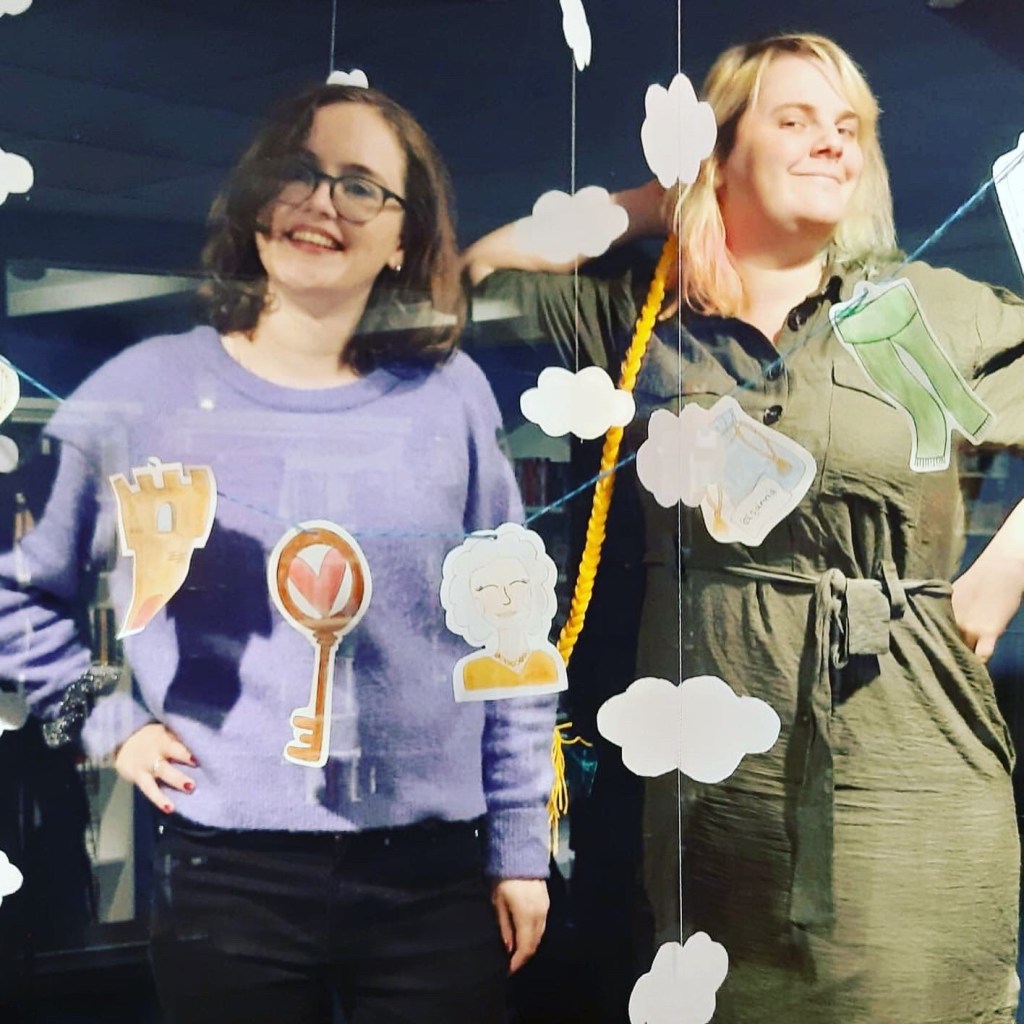 Slinger bij het boek Er was eens met Petra en Eleanne